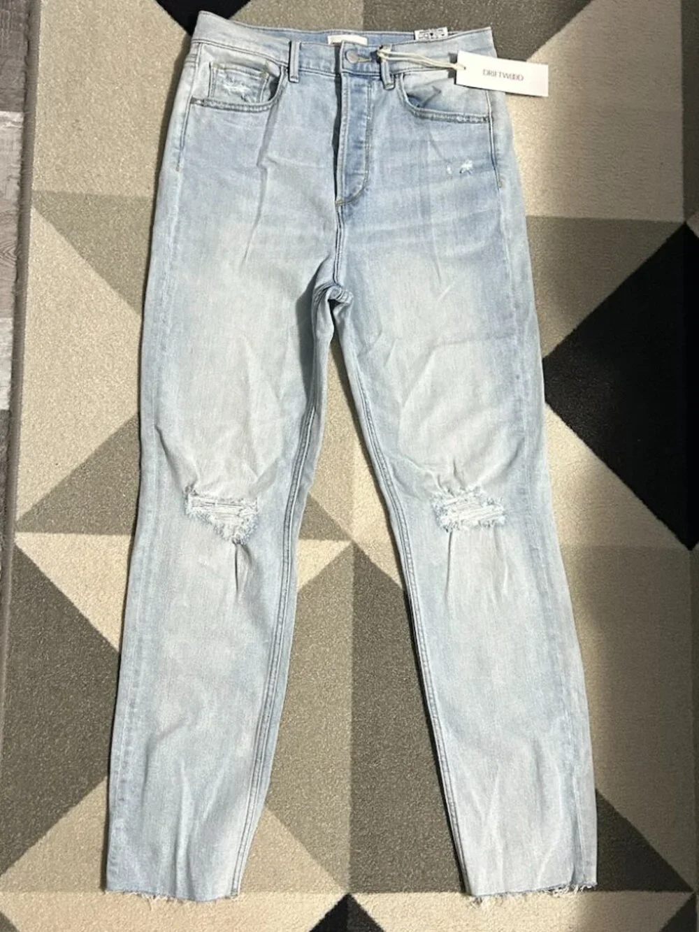 NWT DRIFTWOOD Jordie BUTTON FLY Distressed/Raw Hem Jeans Women's Size 26‎